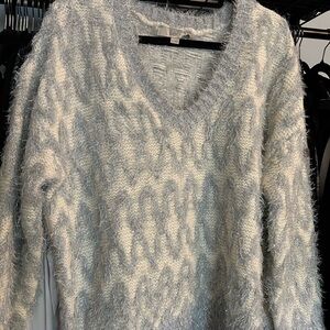 LOFT Women's Fuzzy White and Gray V-Neck Sweater